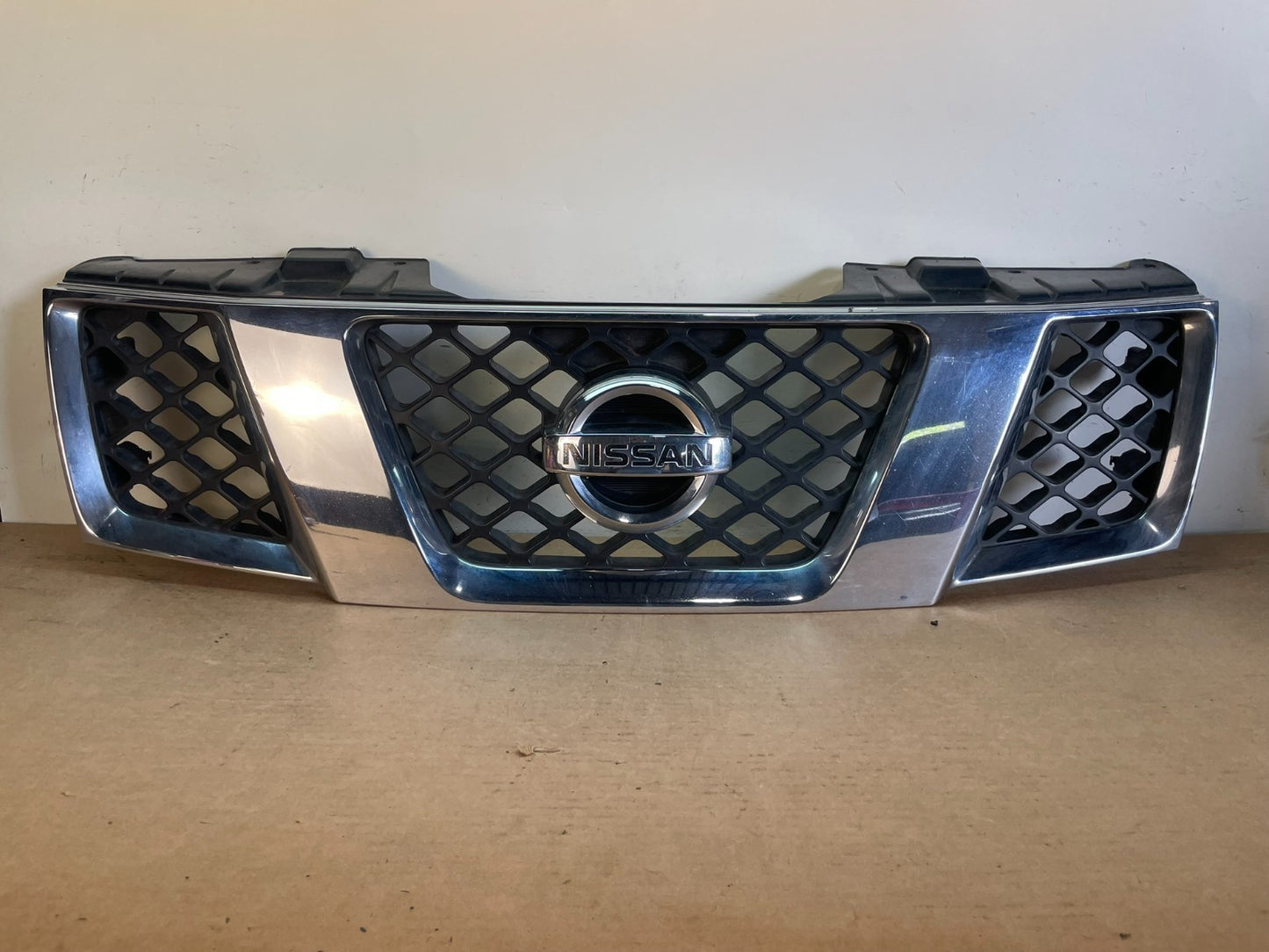 2005 2006 2007 Nissan Pathfinder Chrome Front Upper Grill Grille AF8746 DG0