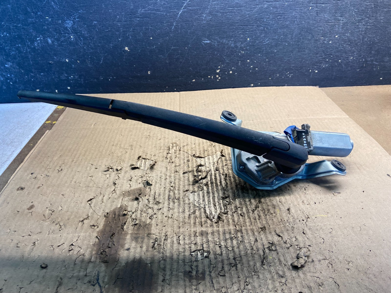 2011 - 2013 Kia Sorento Rear Glass Windshield Wiper Motor Z9023 DG3