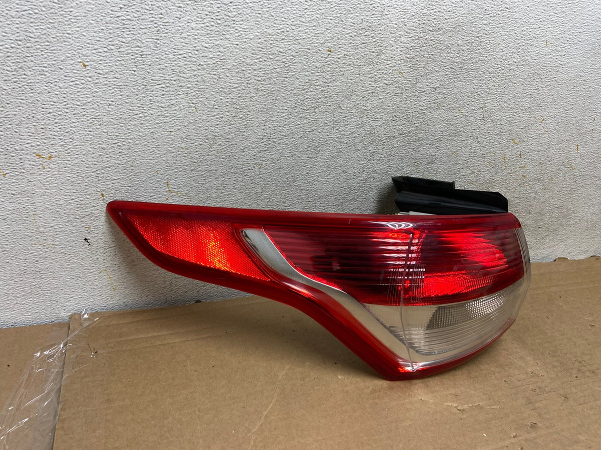 2013 to 2016 Ford Escape Left Driver LH Side Tail Light AH8326 LK1