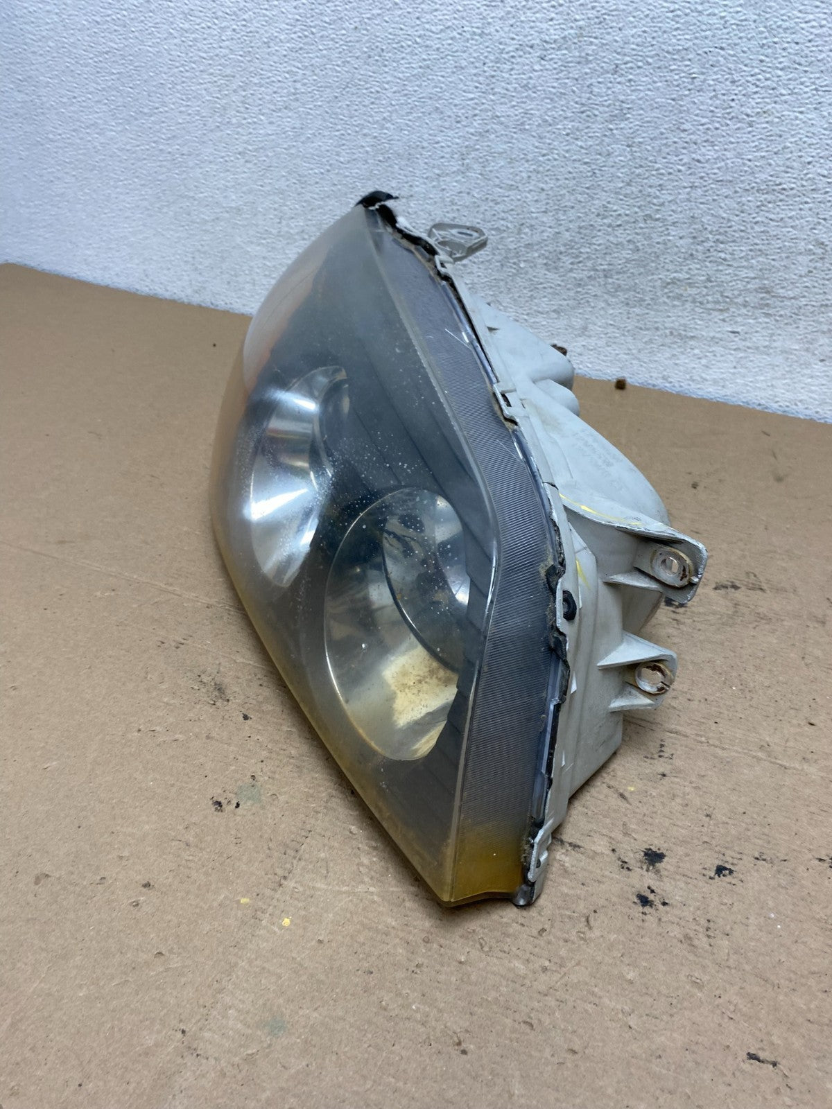 2001 2002 2003 Hyundai XG350 XG Right Passenger Headlight Halogen AF4744 DW1