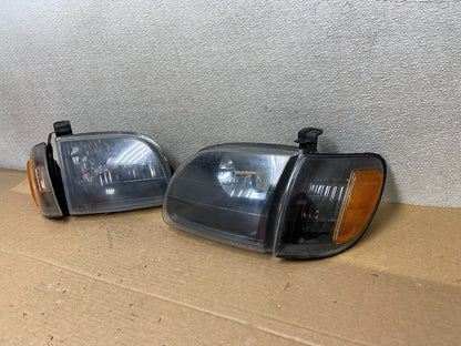 2000 - 2004 Toyota Tundra Left+Right Side Halogen Headlights AB5090 DW1
