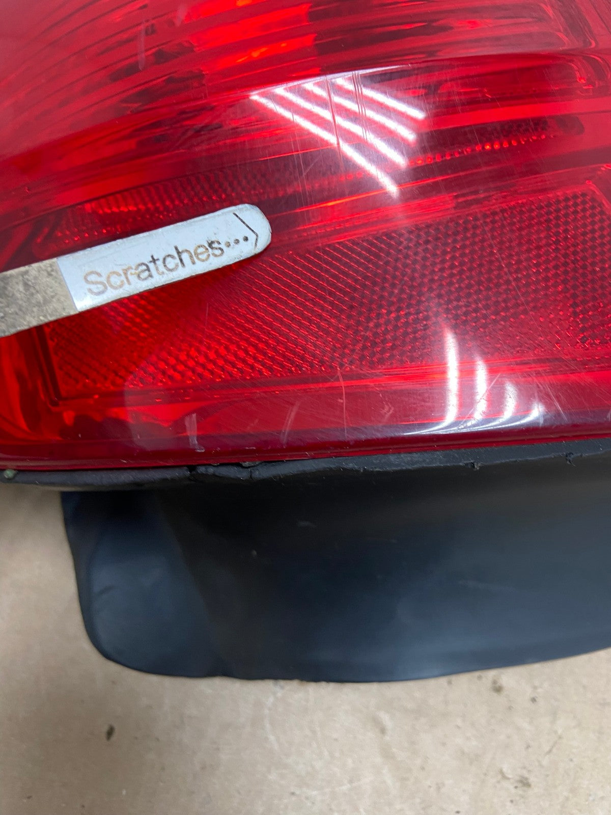 2003 to 2011 Lincoln Town Car Right Passenger Rh Tail Light AG4172 LK3