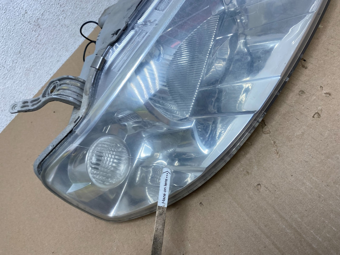 2004 - 2006 Chevrolet Aveo Hatchback Right Passenger Headlight Halogen AE7184 DW4