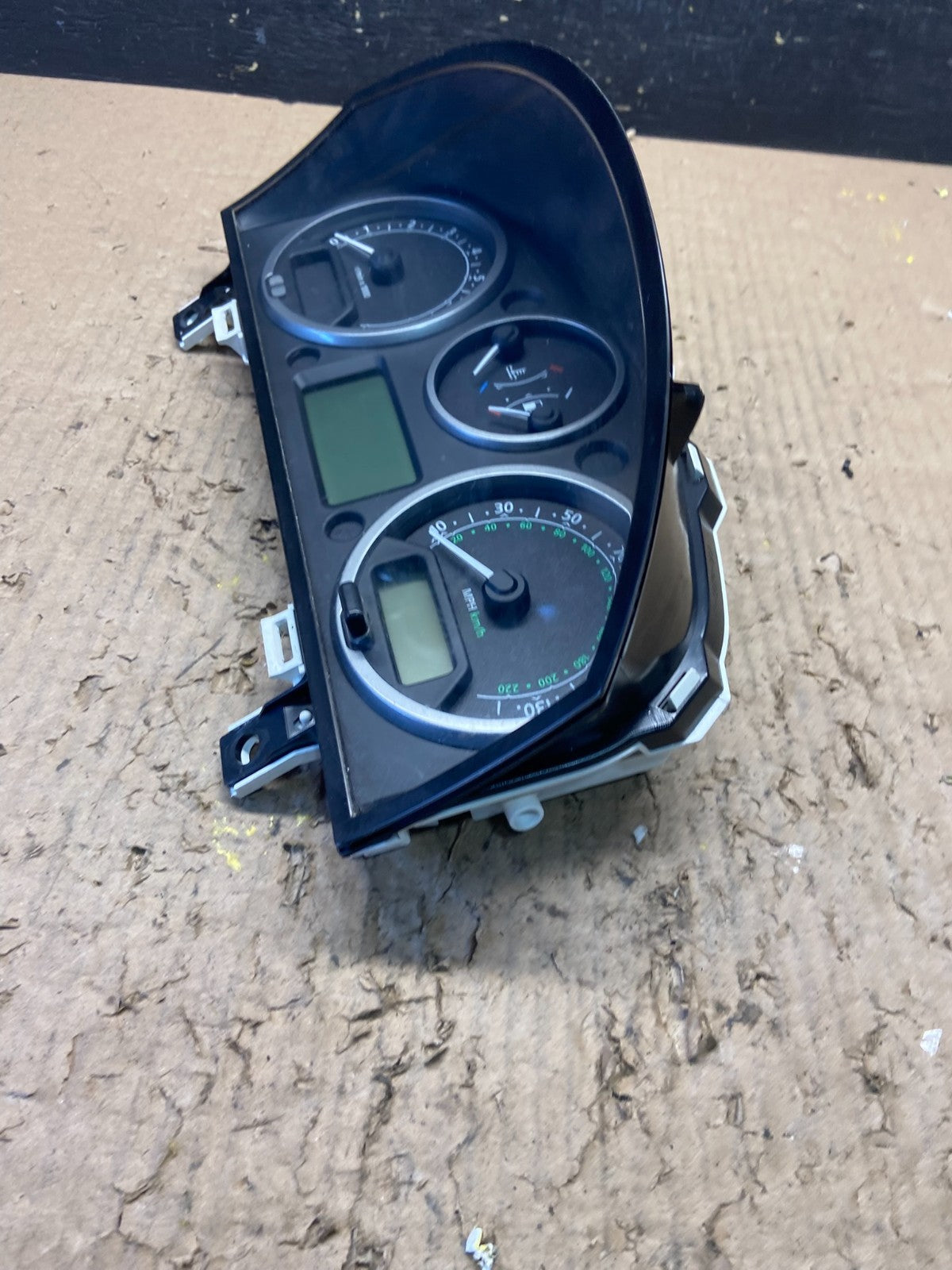 2005 2006 Land Rover LR3 Speedometer Cluster Gauge T1757 DG2