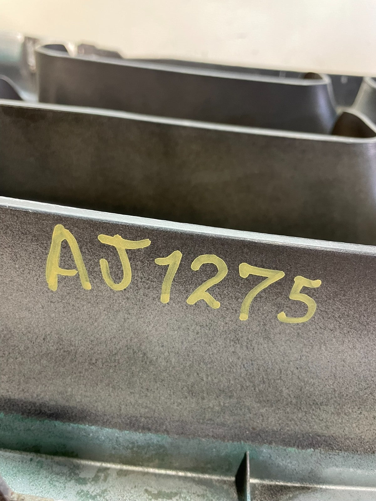 1999 to 2004 Ford F250 Super Duty Front Upper Grill Grille AJ1275 DG7