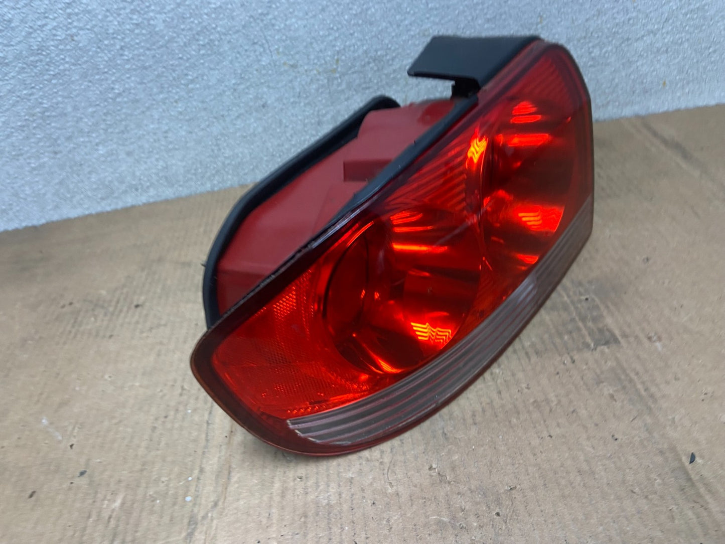 2002 to 2005 Hyundai Sonata Left Driver Lh Side Tail Light Oem AA6268 DW2
