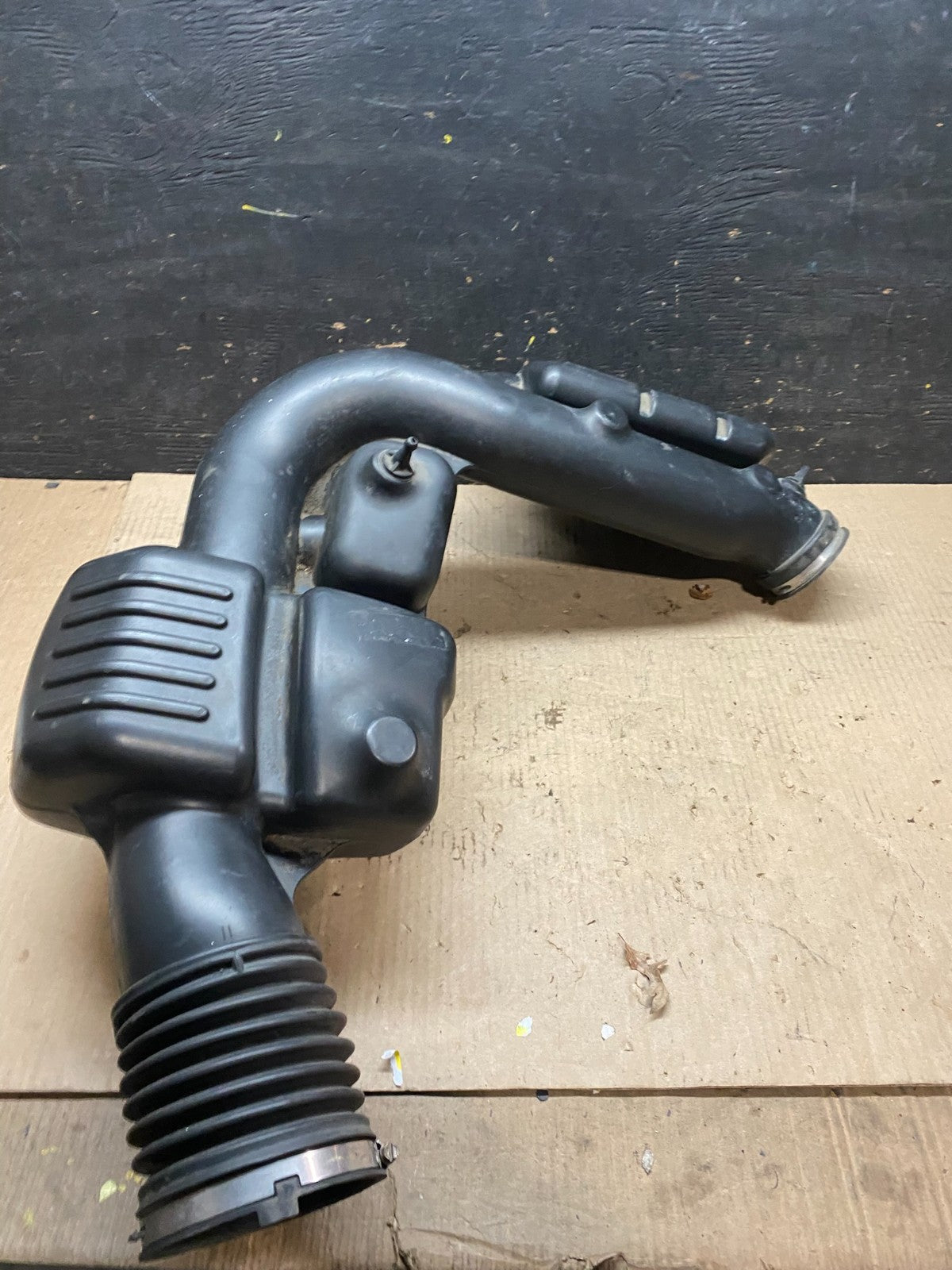 2011 - 2013 Dodge Durango 3.6L Resonator Air Intake Tube OEM  u7736 DG2