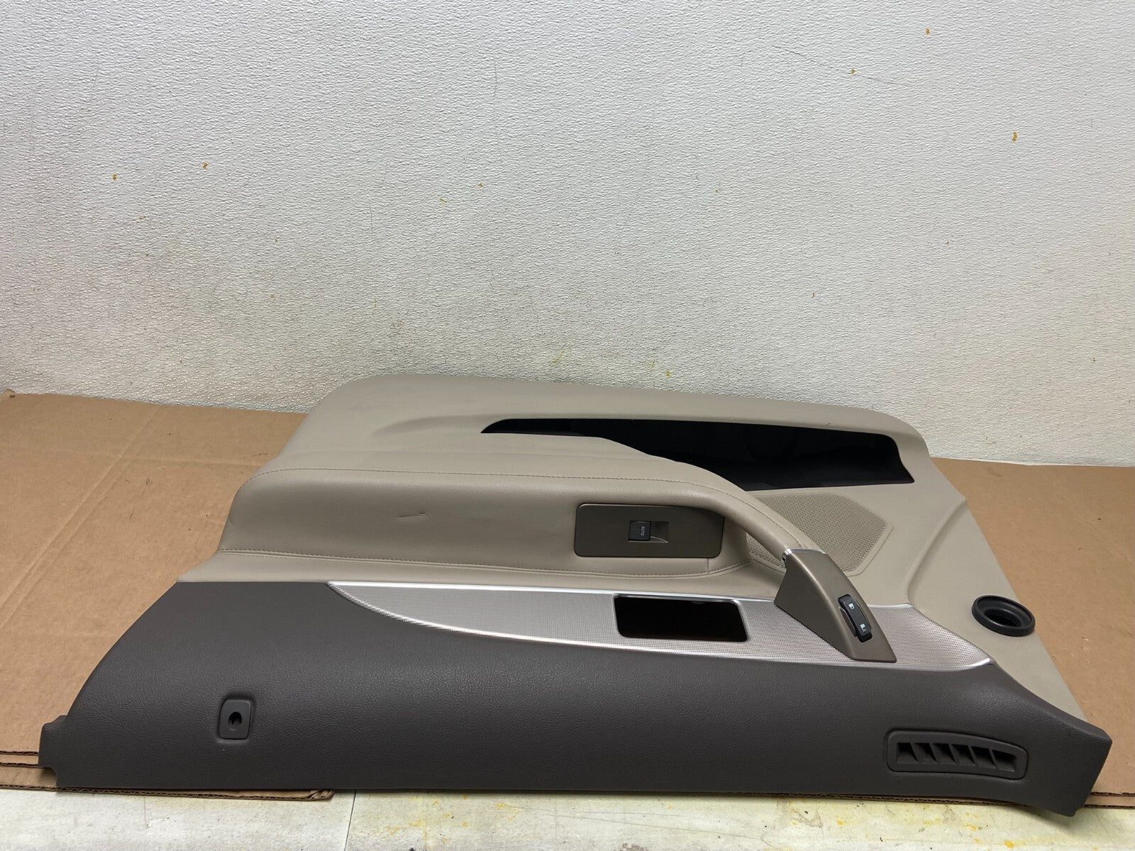 2011-2015 Lincoln MKX Front Right Passenger RH Side Panel Door Trim Oem D97455