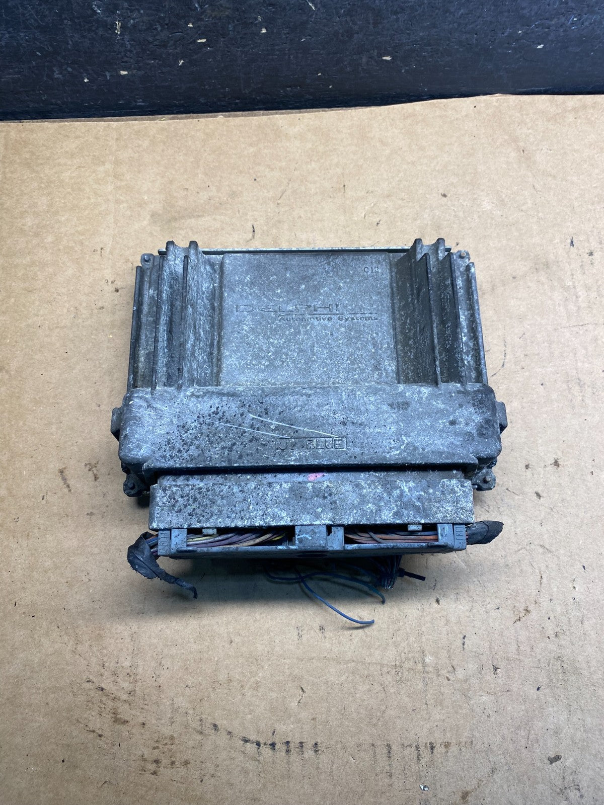 2001-2002 Silverado Tahoe Engine Computer Module 12200411 ECM ECU AH7244 DW1