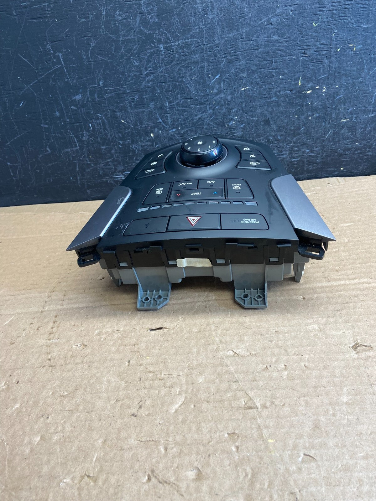 2017 to 2018 Hyundai Santa Fe Automatic Climate AC Heater Control AF2570 DG3
