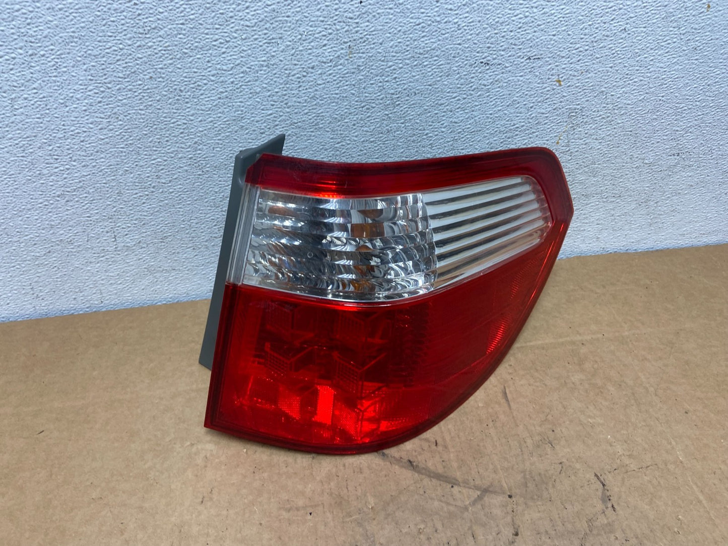 2005 2006 2007 Honda Odyssey Right Passenger RH Side Tail Light AD6049 DW0