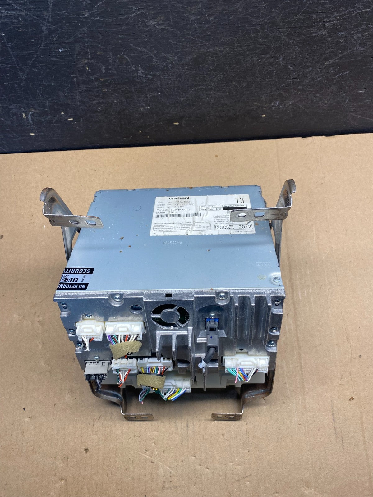 2013 - 2016 Nissan Pathfinder Radio AM/FM Receiver AE7401 DW3
