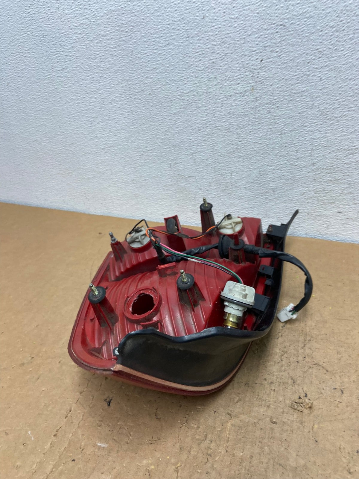 2001-2003 Sedan Hyundai Elantra Left Driver Lh Side Tail Light AD0577 LK5