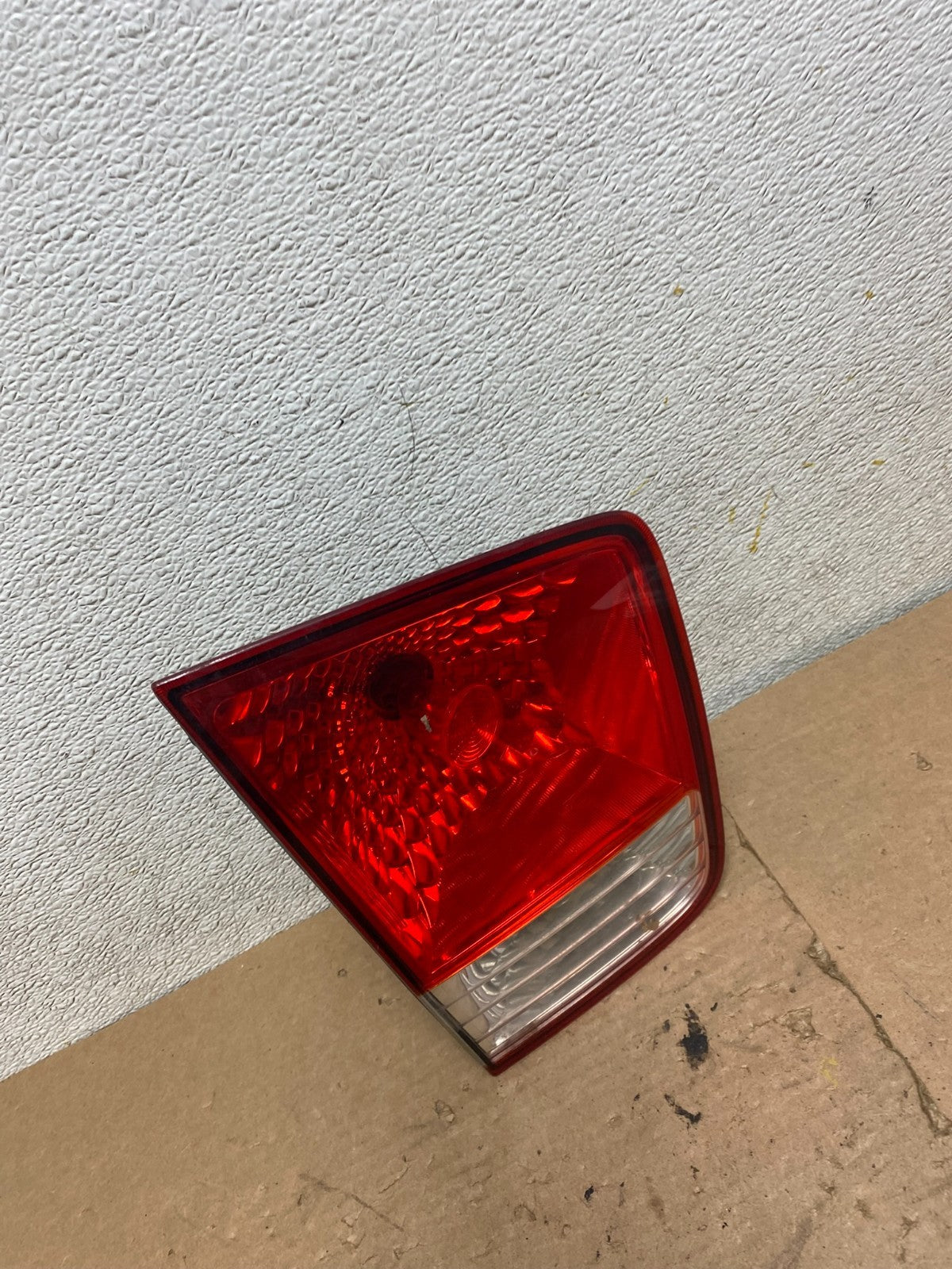 2009 2010 2011 Kia Borrego Left Driver LH Side Inner Tail Light P5266 DG2