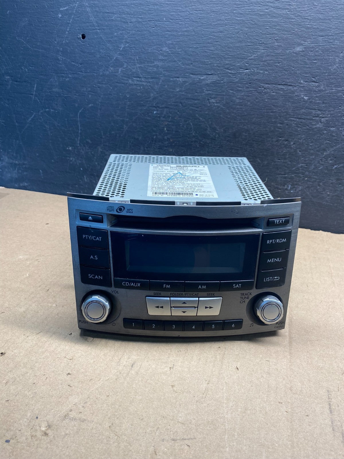 2010 - 2014 Subaru Outback Radio AM/FM CD Player mp3 Audio ae7396 DG0