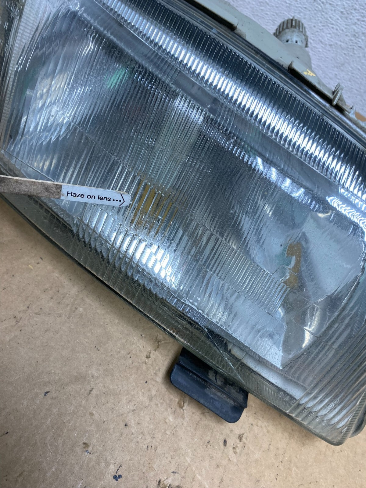 1999 to 2003 Saab 9-3 Front Right Passenger Side Headlight AE3223 DW3