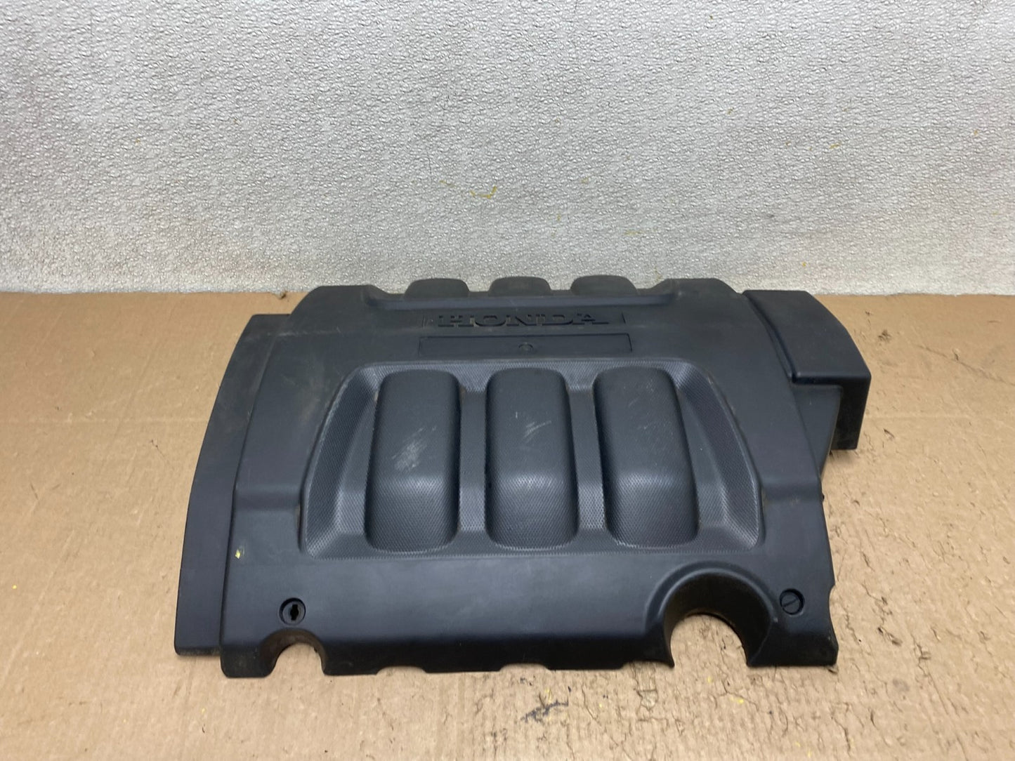 2005 to 2007 Honda Odyssey Black Engine Cover OEM U7991 DG1