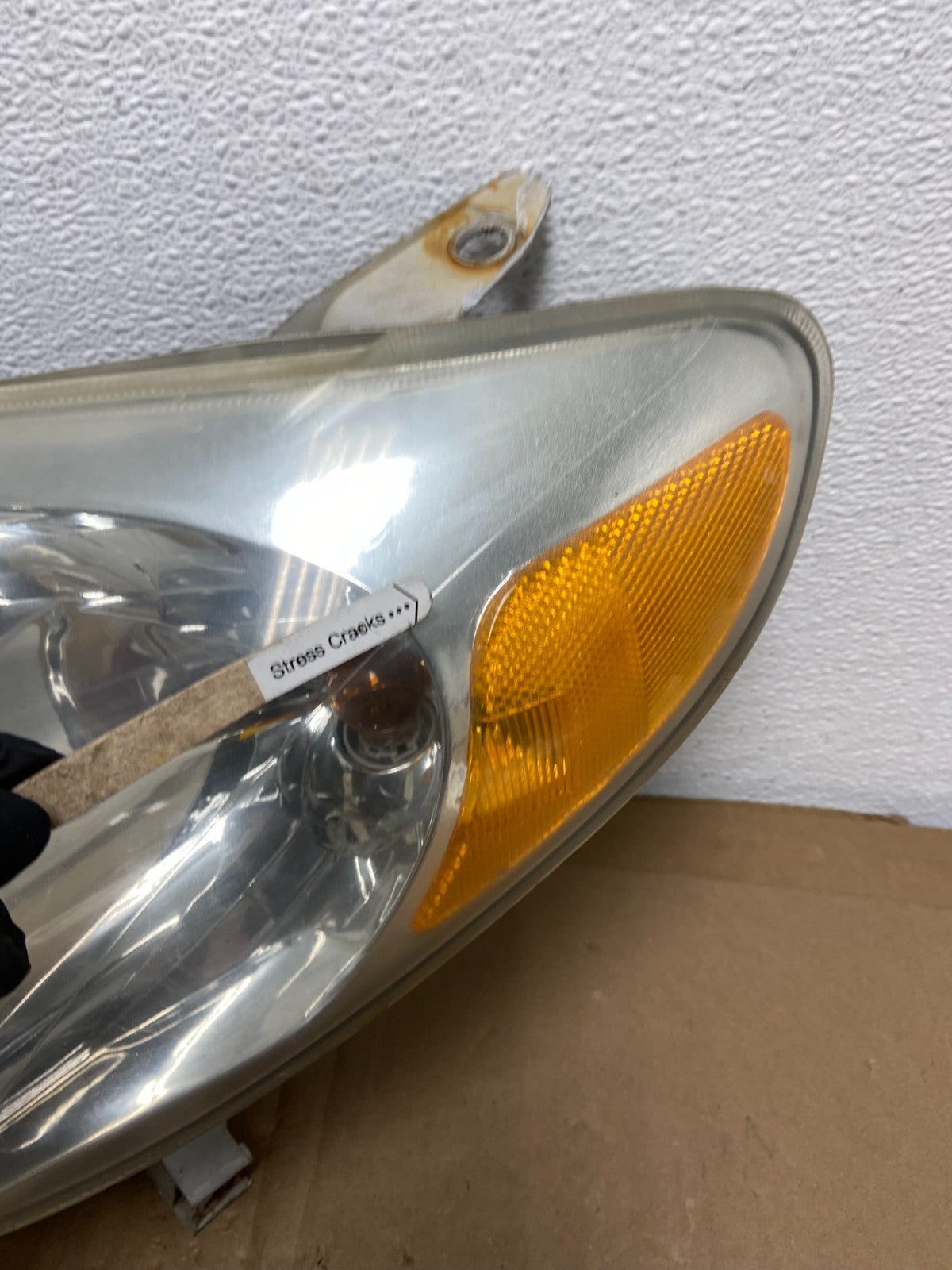 2003 to 2008 Toyota Matrix Left Driver Halogen Headlight Oem AB6547 DW4