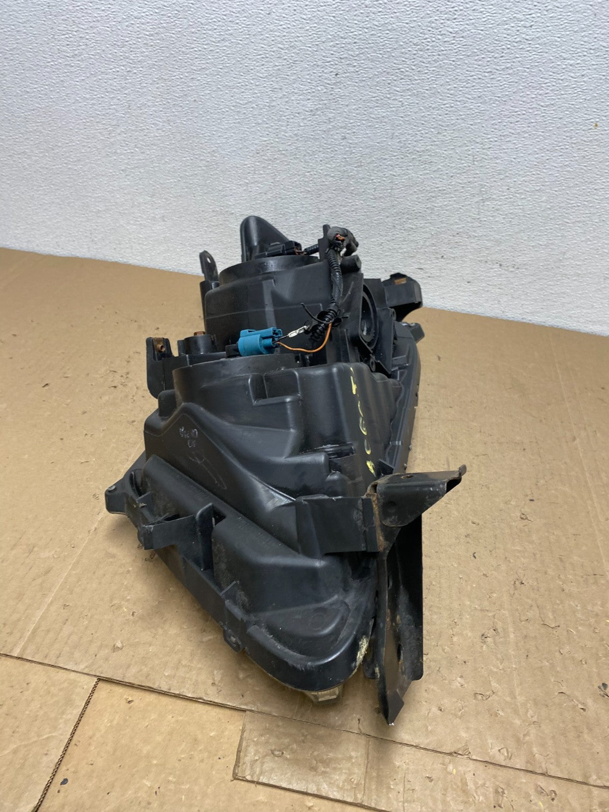 2011 to 2013 Honda Odyssey Front Right Passenger Headlight Halogen AC6051 DW9