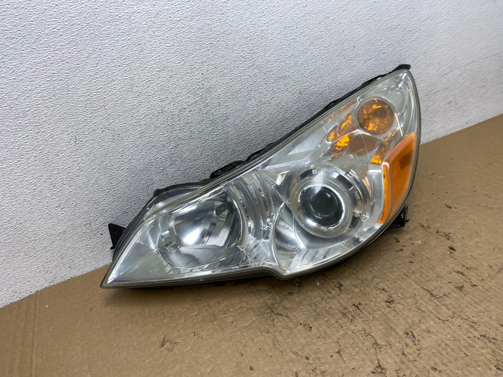 2010 2011 2012 Subaru Legacy Outback Left Driver Halogen Headlight AF8420 DW2