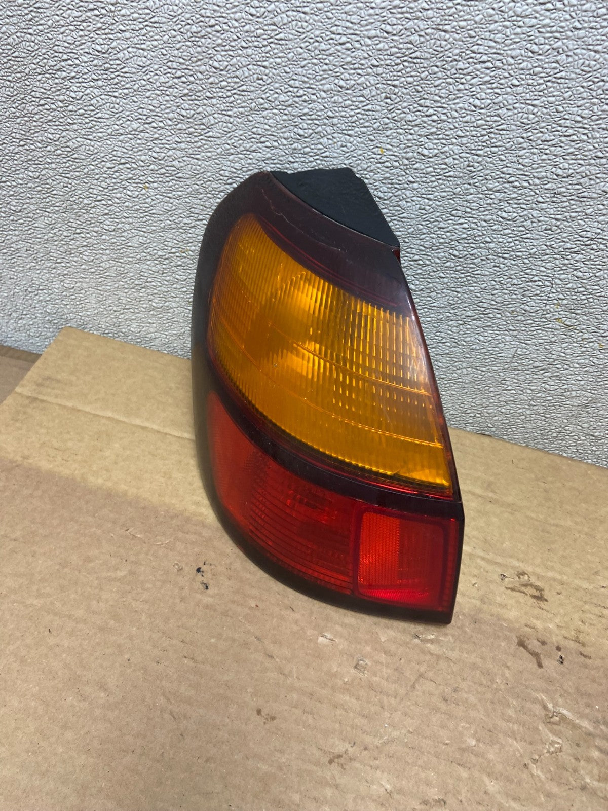 2001 to 2004 Subaru Legacy Outback Left Driver LH Tail Light AB5160 DW0
