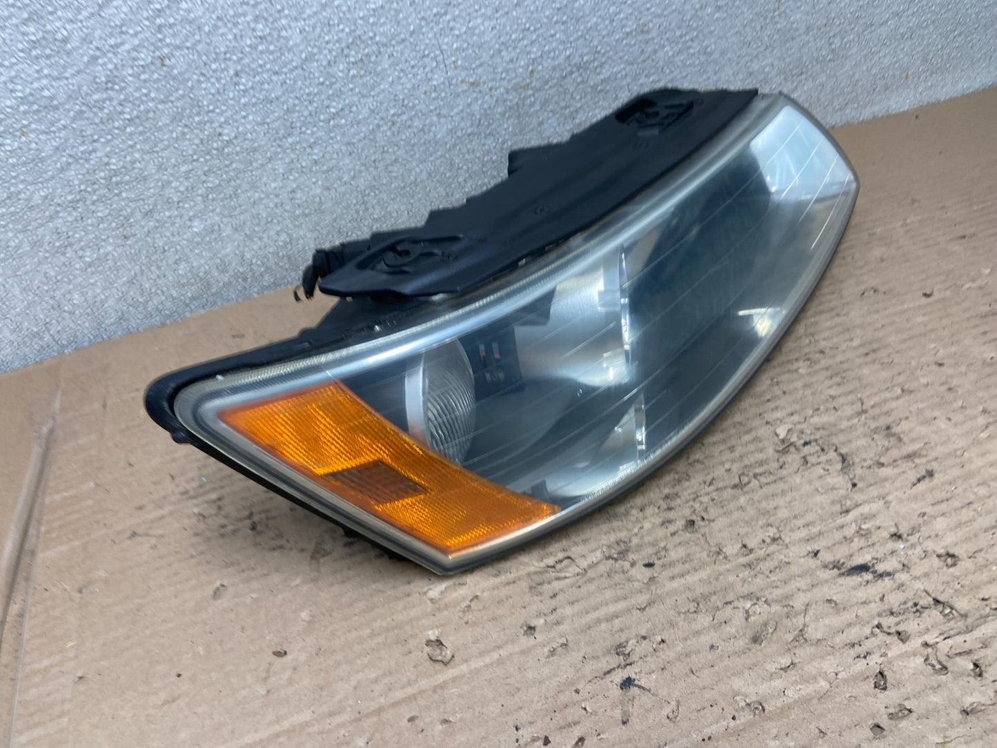 2006-2008 Hyundai Sonata Right Passenger Rh Side Headlight Halogen AA9561 DW2