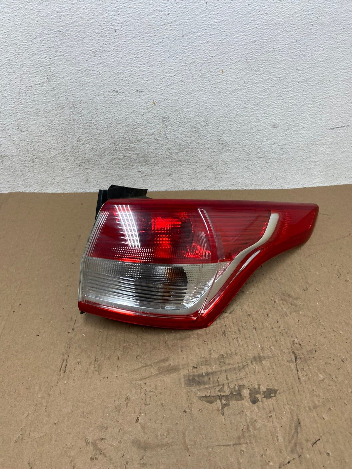 2013 to 2016 Ford Escape Right Passenger RH Side Tail Light AD7821 LK0