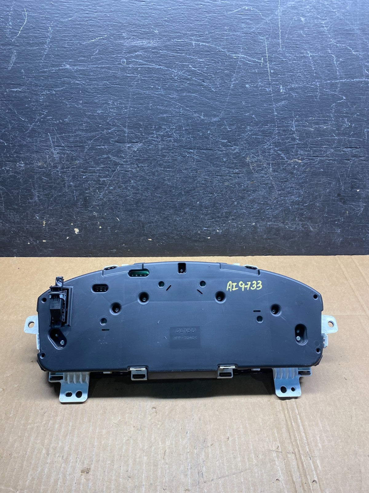 2007 to 2014 Cadillac Escalade Instrument Speedometer Cluster Gauge AI9733 DW4