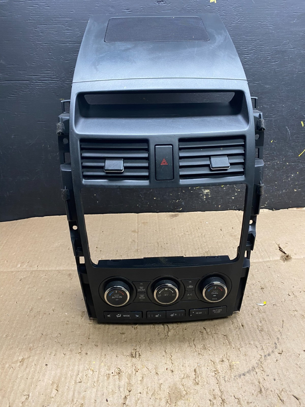 2010 - 2015 Mazda CX-9 Radio Dash Trim Bezel W/Vent AC Climate Control y7983 DG0