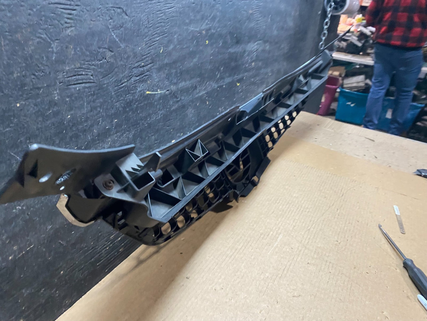 2007 - 2009 Mazda CX9 CX-9 Front Upper Grill Grille Emblem OEM V7002 DG9