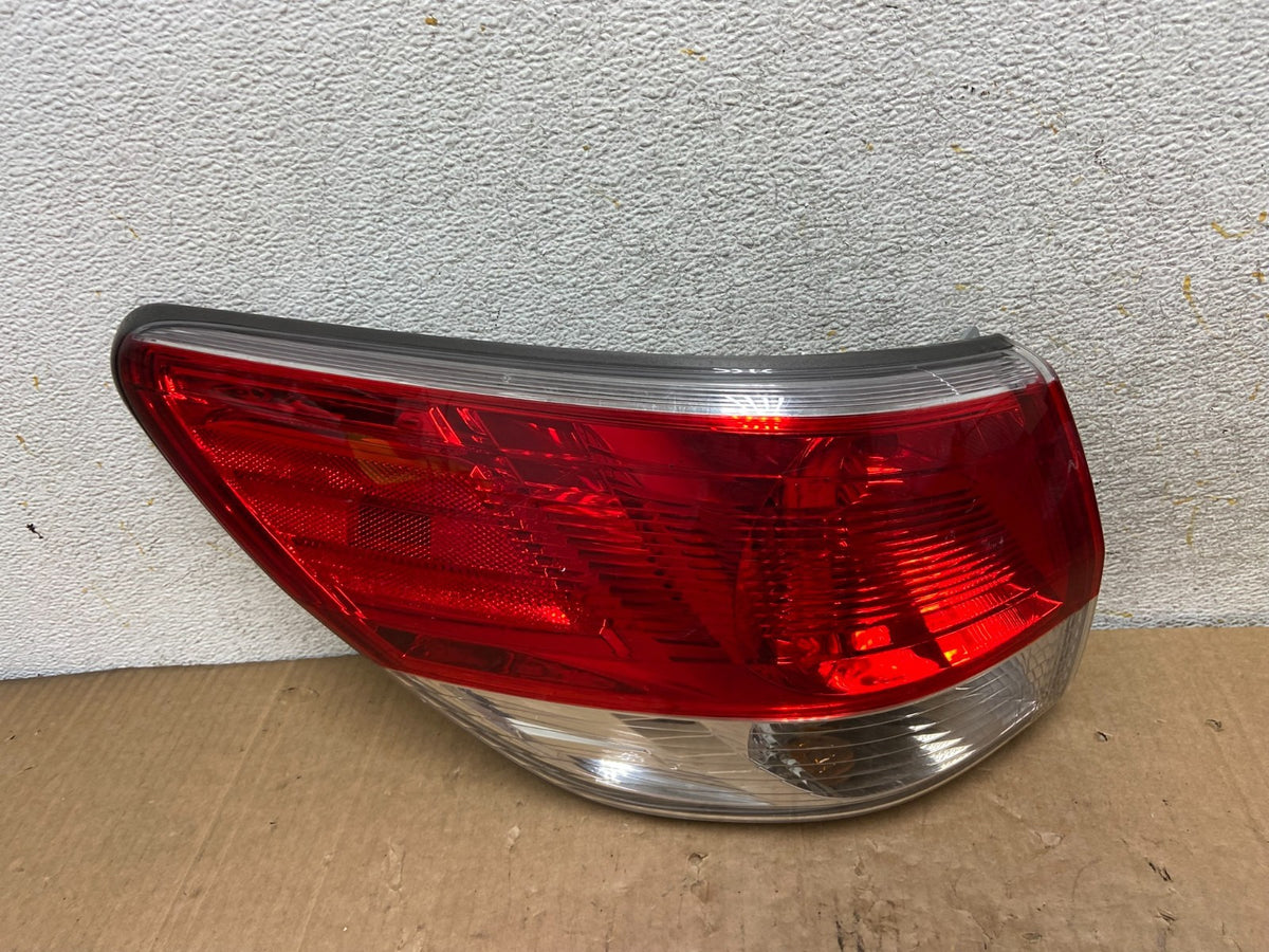 2013 to 2016 Nissan Pathfinder Left Driver Lh Side Tail light AI9129 LK0