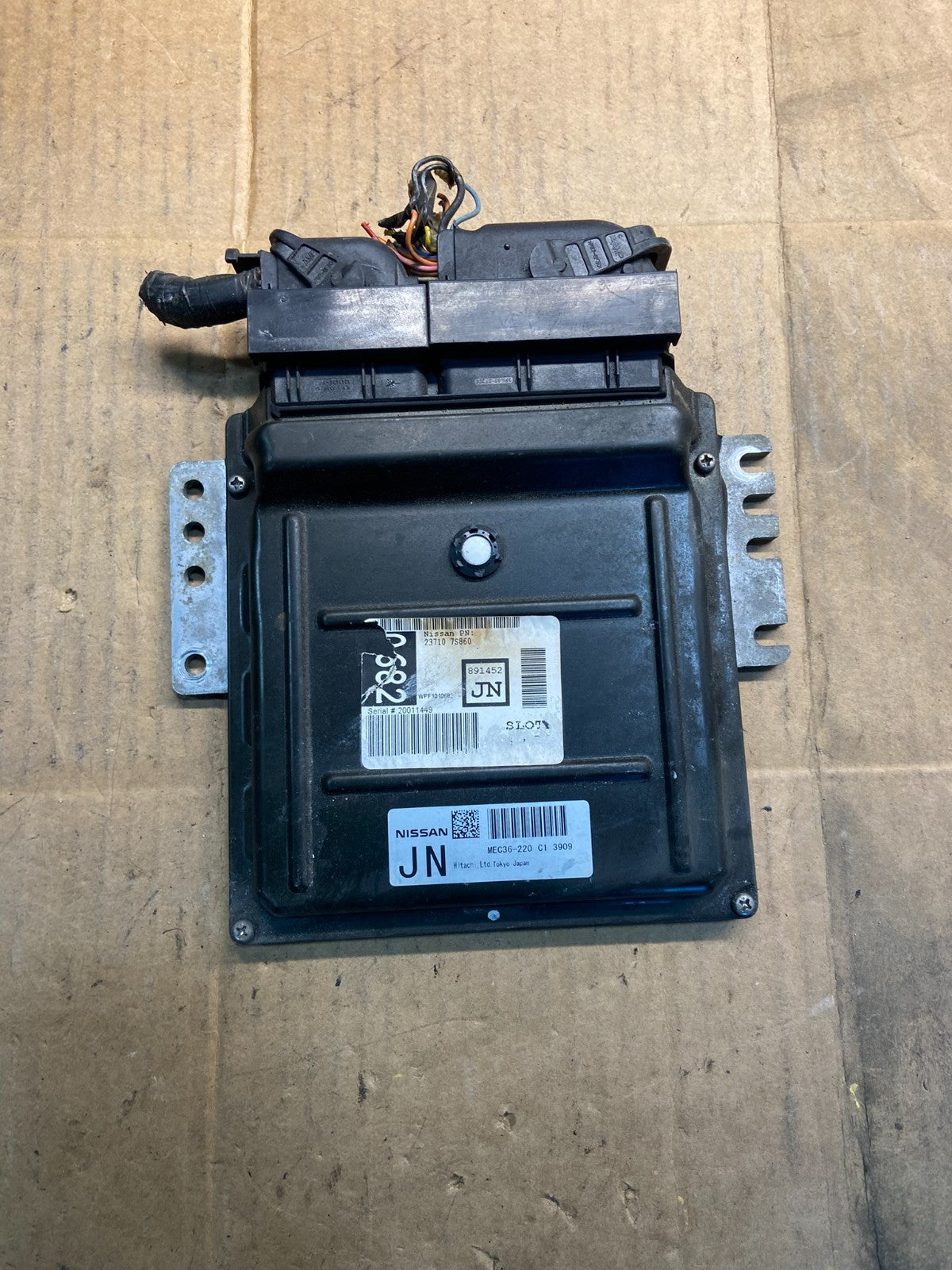 2004 Nissan Armada 5.6L Engine Control Unit ECU ECM Module Y3887 DG1
