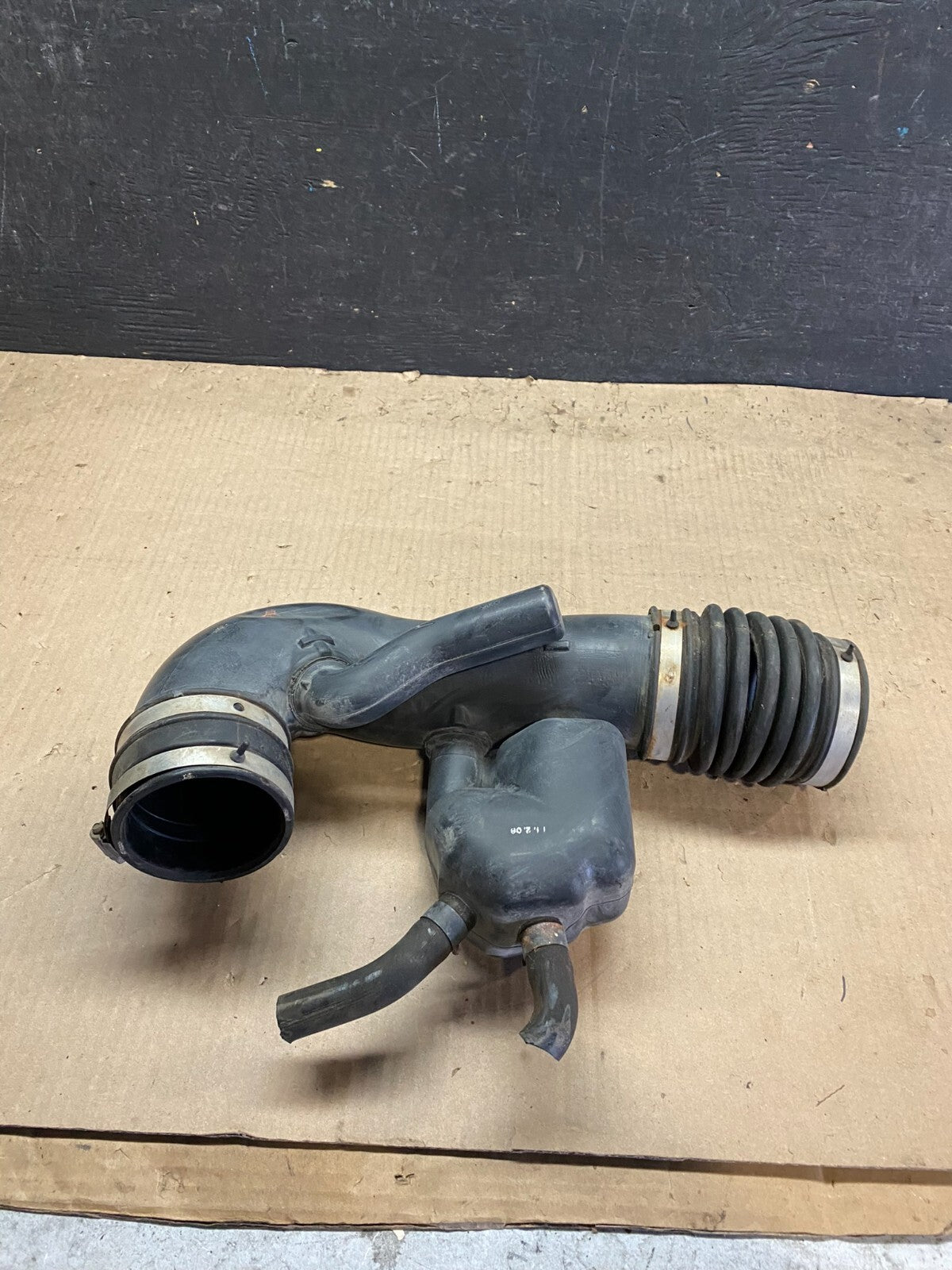 2009 to 2011 Kia Borrego Air Intake Pipe J0595 PS2