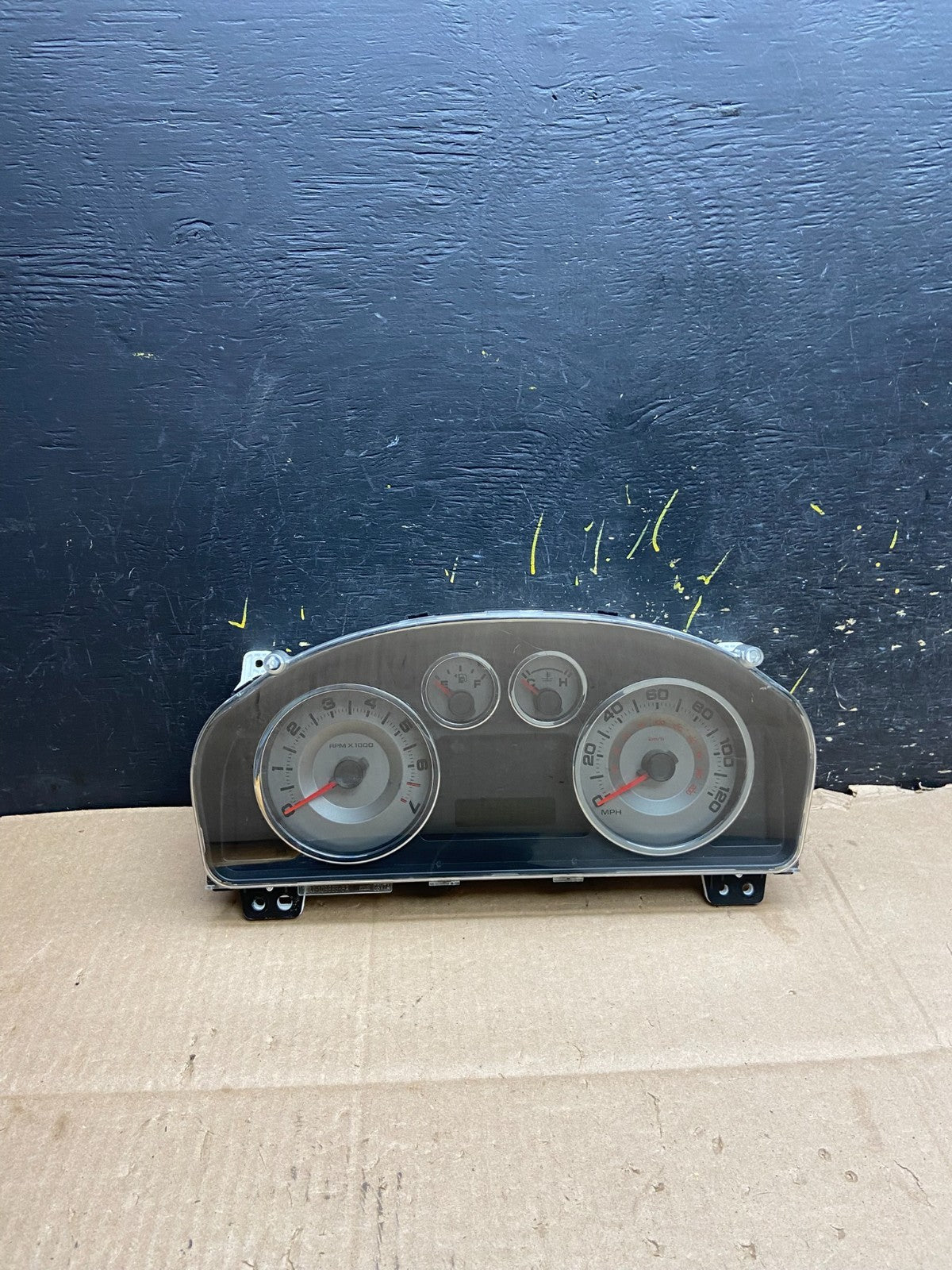 2008 - 2010 Ford Edge Gauge Speedometer Cluster OEM y2498 DG0