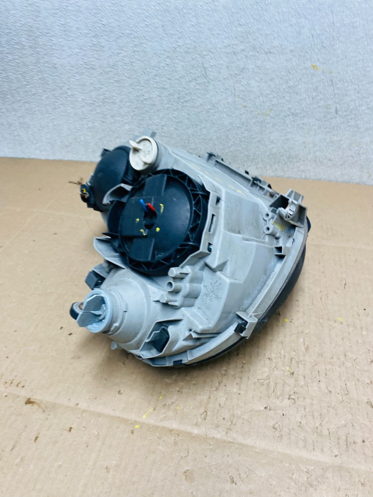 2005 to 2007 Mercedes-Benz C-Class Left Driver LH Side Headlight OEM Y2738 DW9