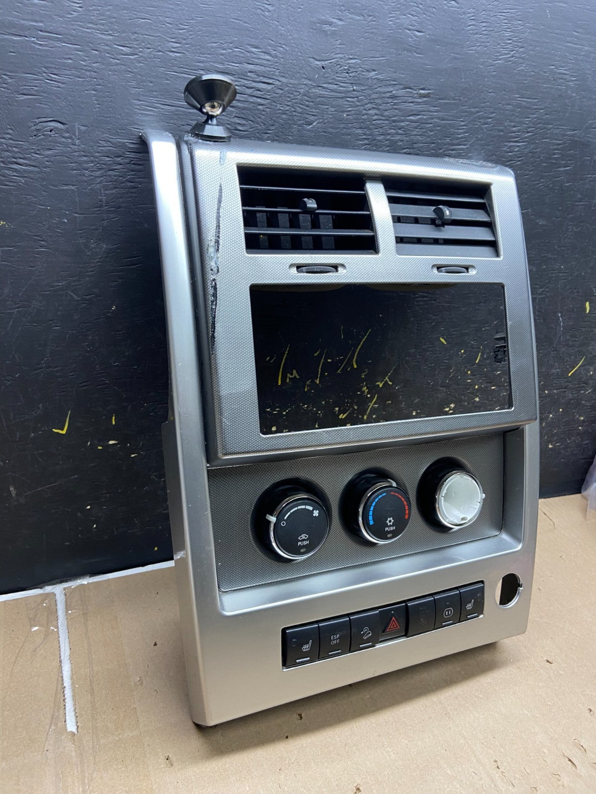 2008 to 2012 Jeep Liberty Dash Climate Temperature Control Radio Bezel ab1942 DG4
