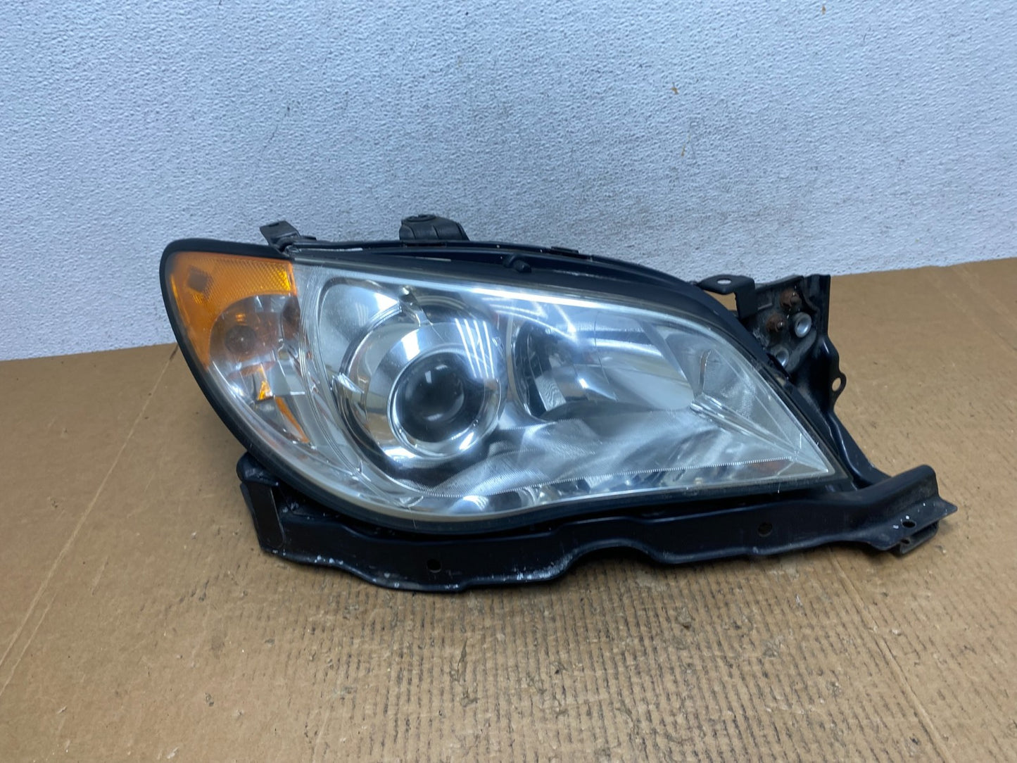2006 to 2007 Subaru Impreza Right Passenger Side Halogen Headlight AE1673 DW0