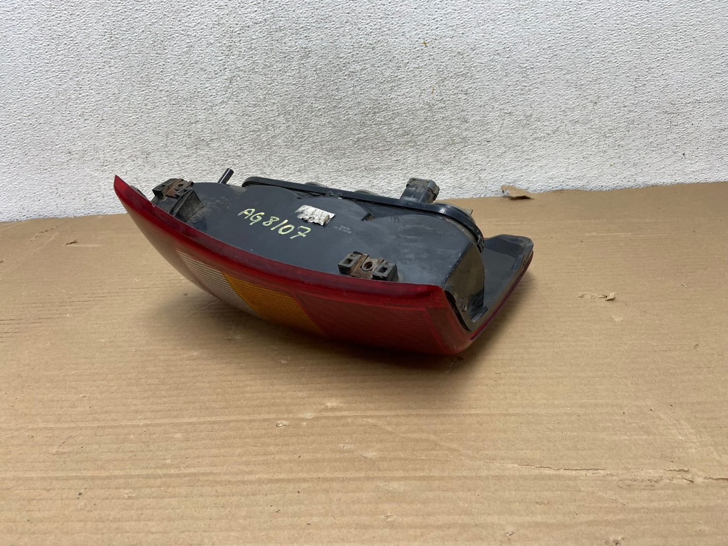 1999-2004 Jeep Grand Cherokee WJ Right Passenger Rh Tail Light AG8107 LK5