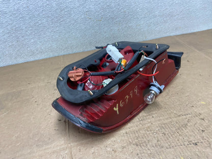 2002 - 2005 Hyundai Sonata Right Passenger RH Side Tail Light OEM Y6799 DW6