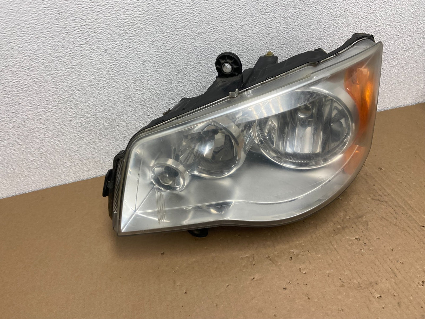 2008 to 2016 Chrysler Town and Country Left Driver Lh Side Headlight AB6531 DW2