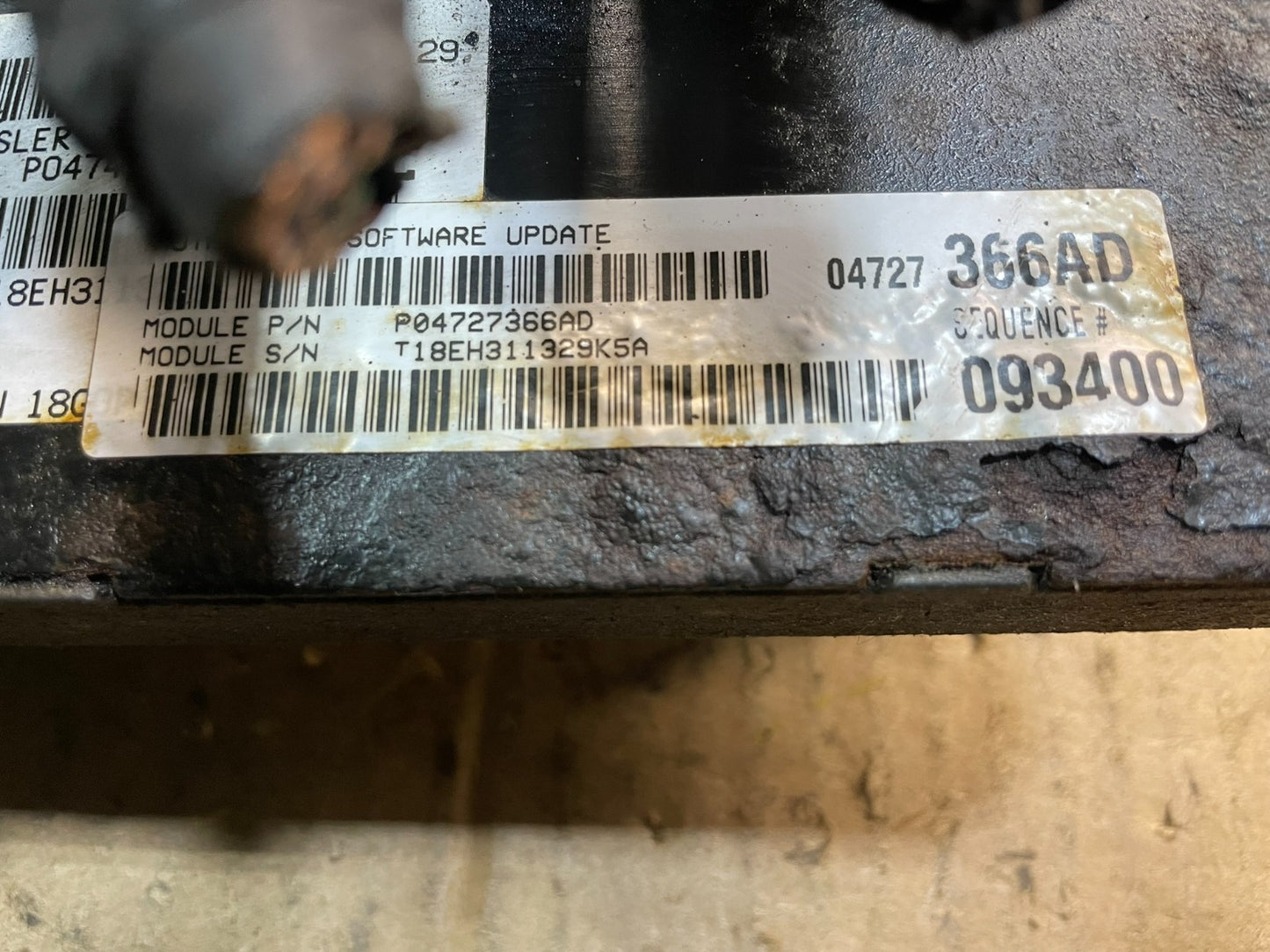 2005 Dodge Caravan 3.8L Engine Computer Module ECU ECM OEM Y7366 DG4