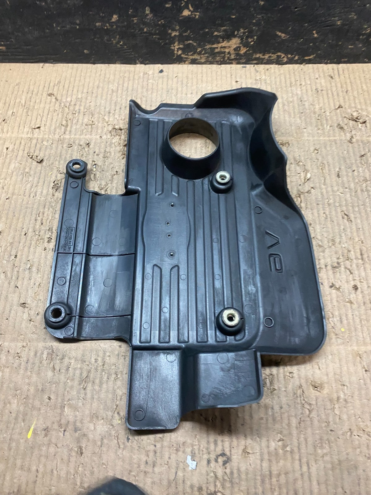 1999 2000 2001 Infiniti i30 3000 v6 Engine Cover Motor Shield T9889 DG6