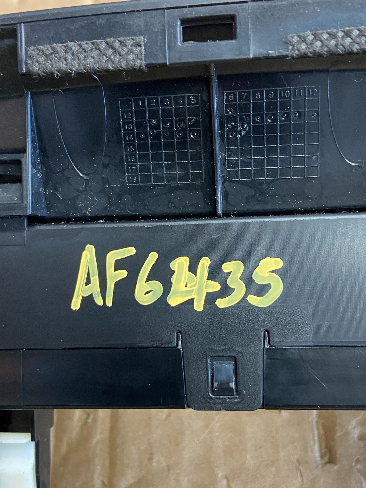 2014-2016 Hyundai Elantra Center Radio Climate Control Air Vent Bezel AF6435 DW6