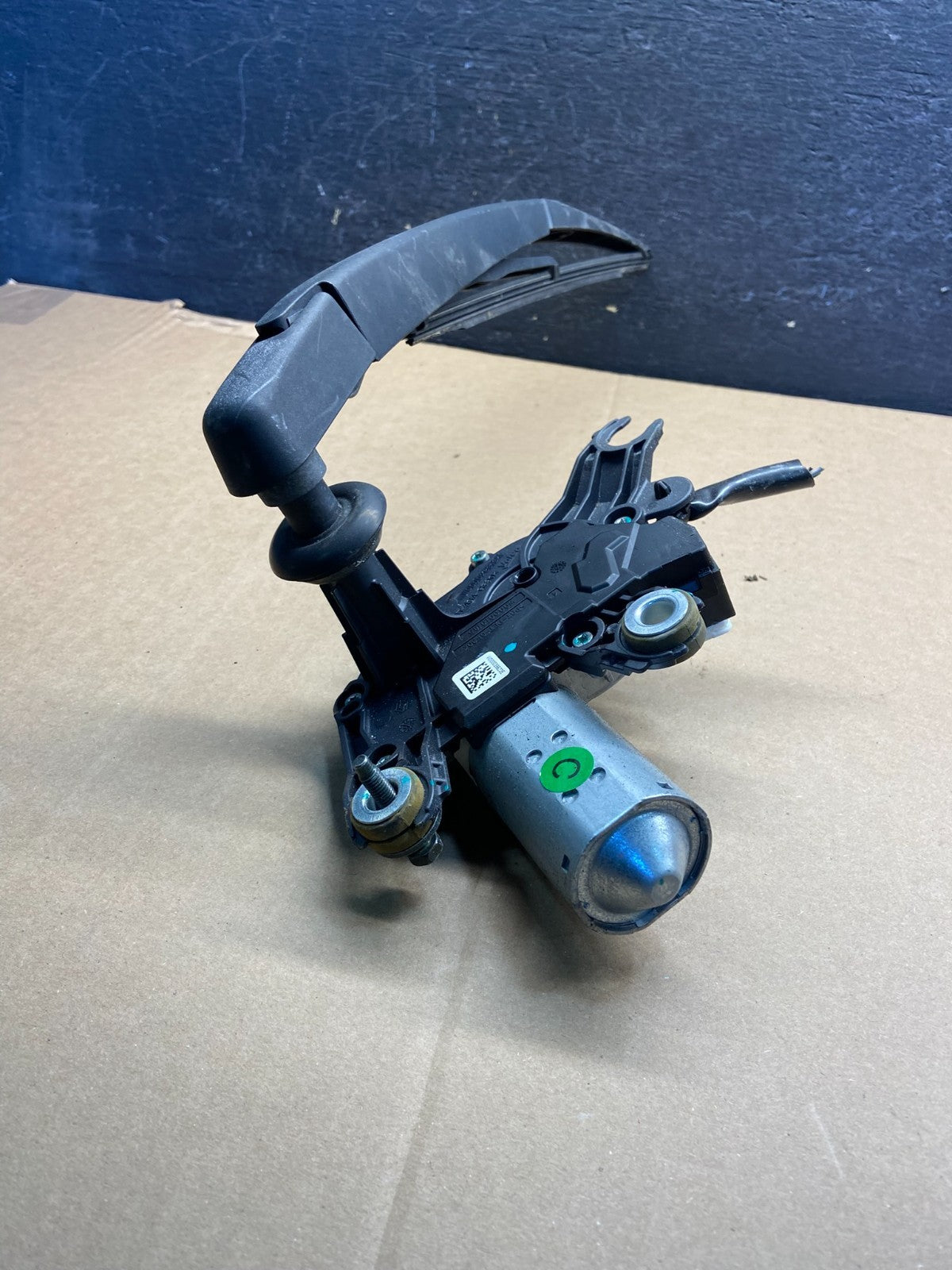 2017 to 2021 Nissan Rogue Rear Windshield Wiper Motor AF9018 DG4