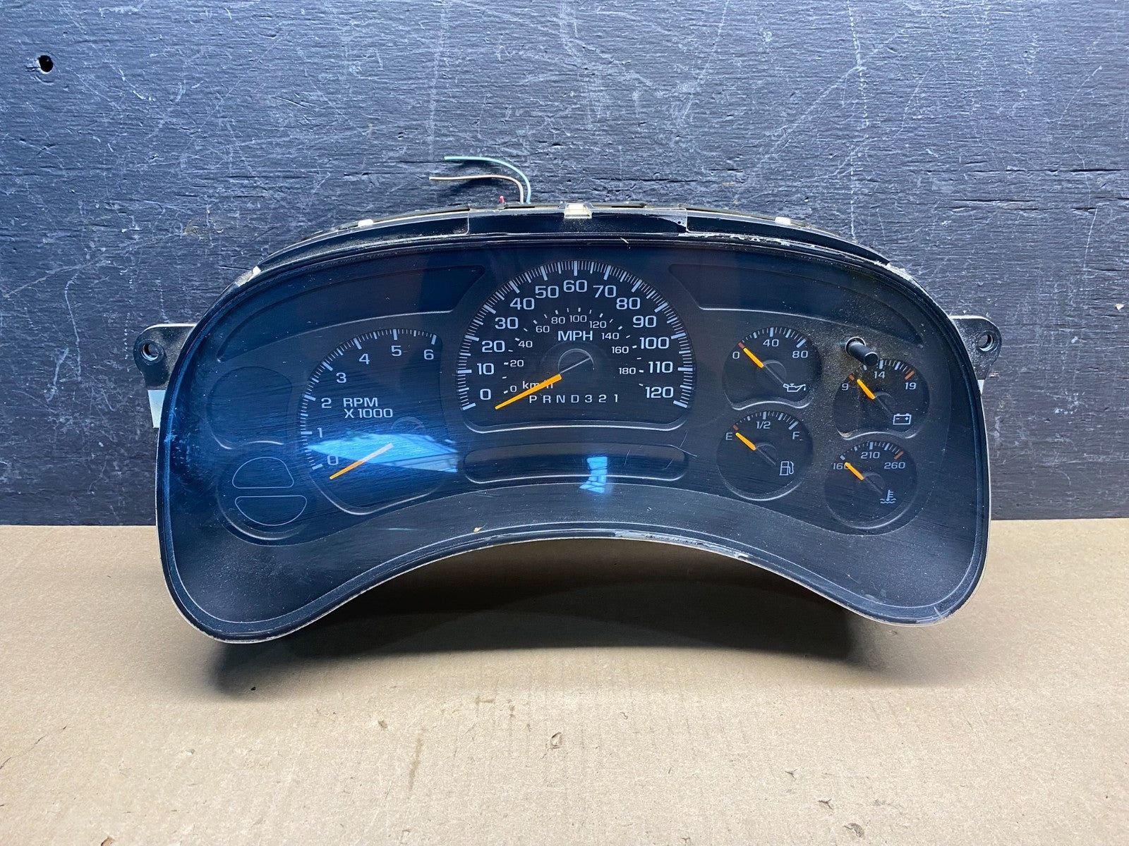 2003 to 2006 Chevrolet Silverado Speedometer Instrument Cluster AG9375 DG0