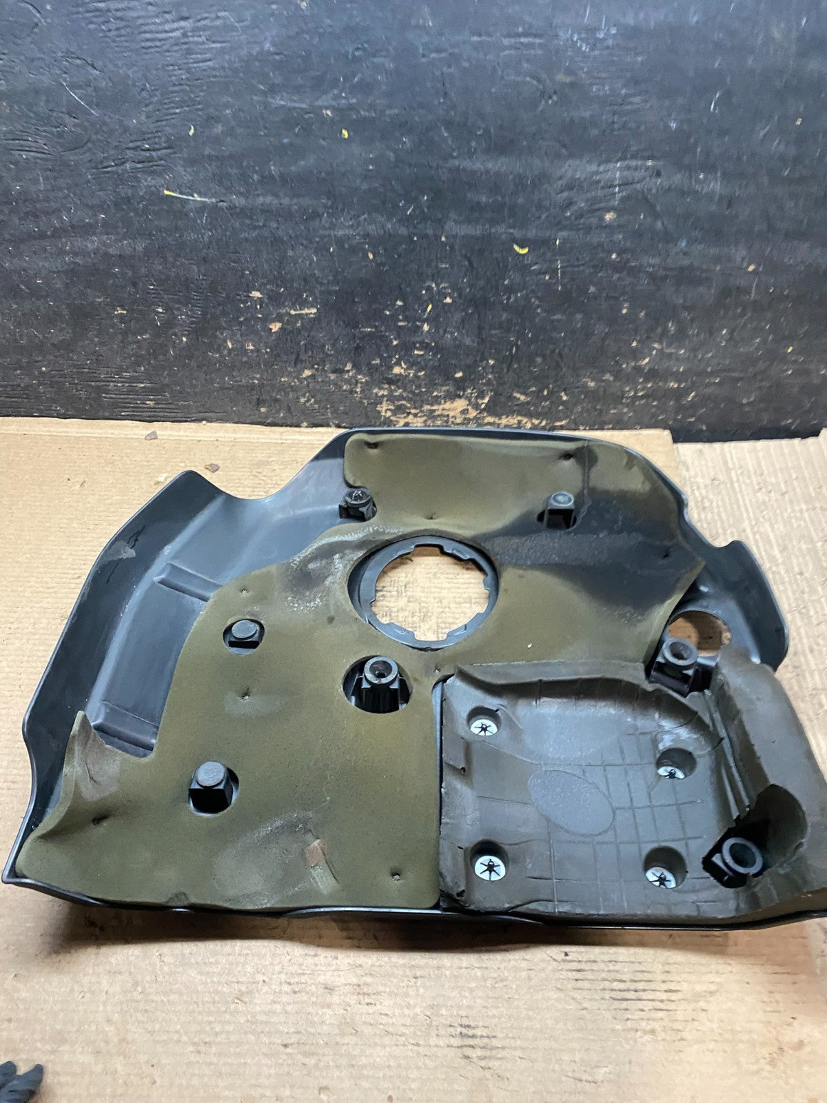 2012 to 2015 Jeep grand Cherokee 3.6L Engine Cover OEM V9434 DG4