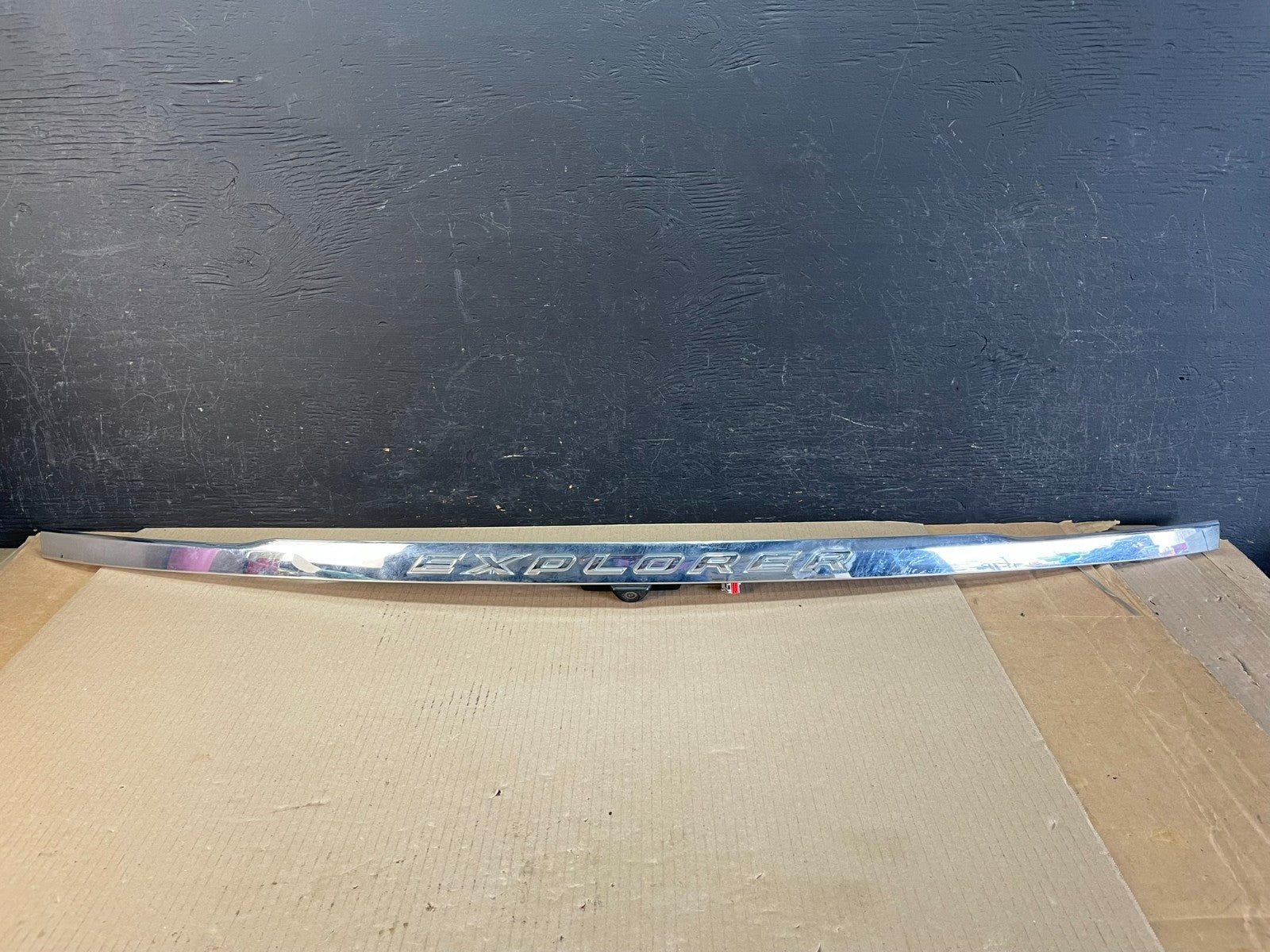 2011-2014 Ford Explorer Rear Tailgate Gate Trim Molding With Camera OE AE3424 DG0