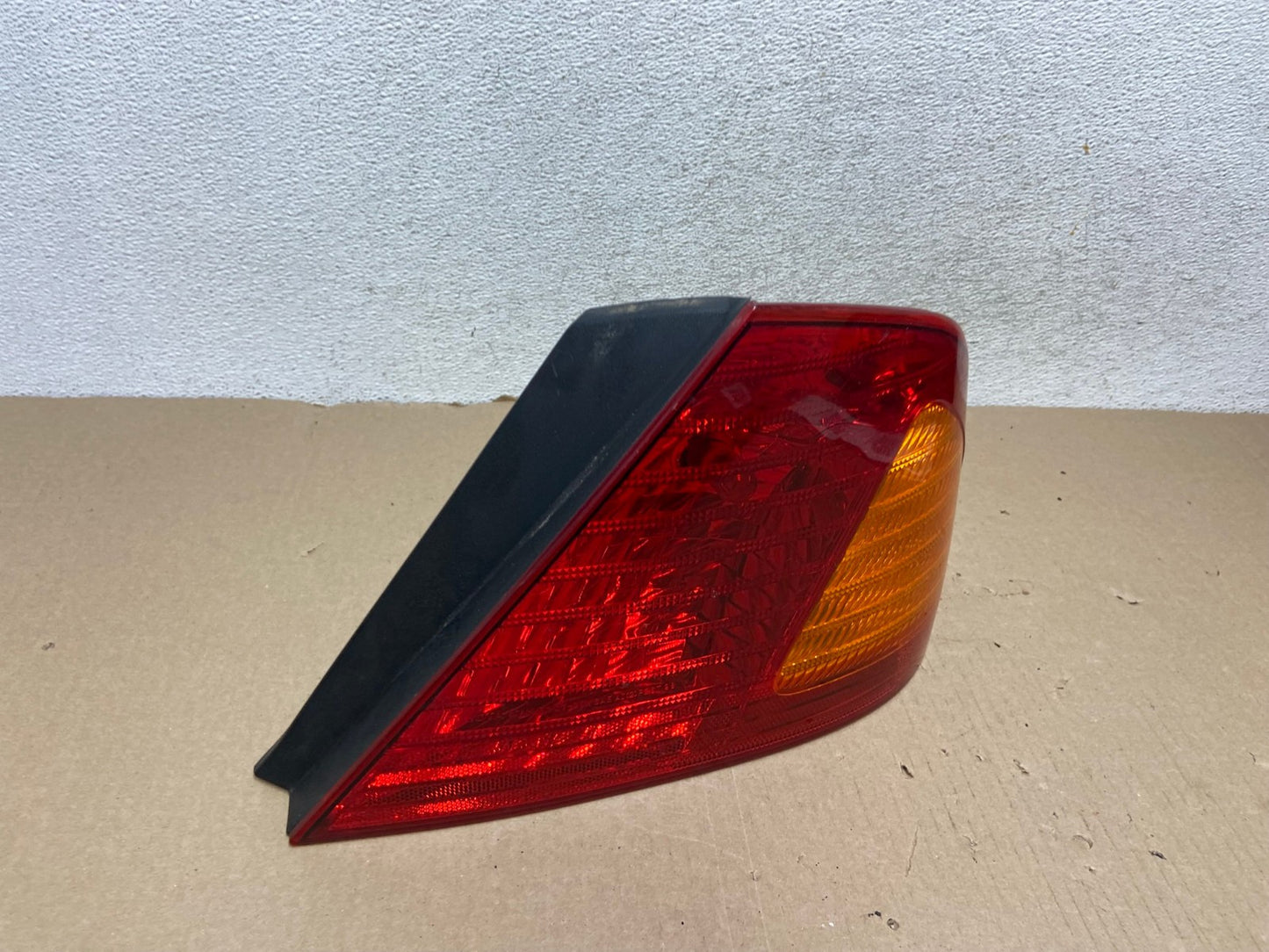 2000 2001 2002 Toyota Avalon Right Passenger Rh Side Tail Light AG6836 LK2
