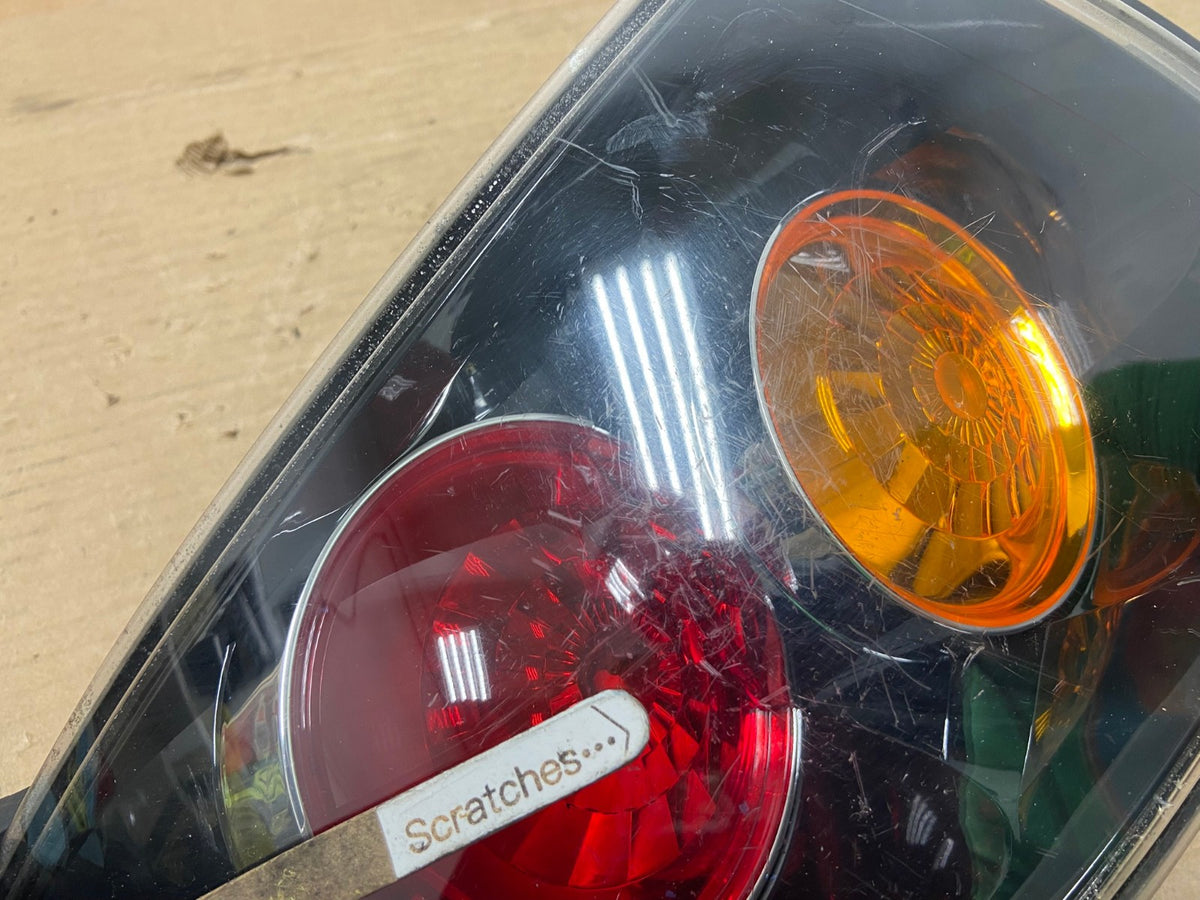2004 2006 Mazda 3 Left Driver LH Side Tail Light AG8260 LK3