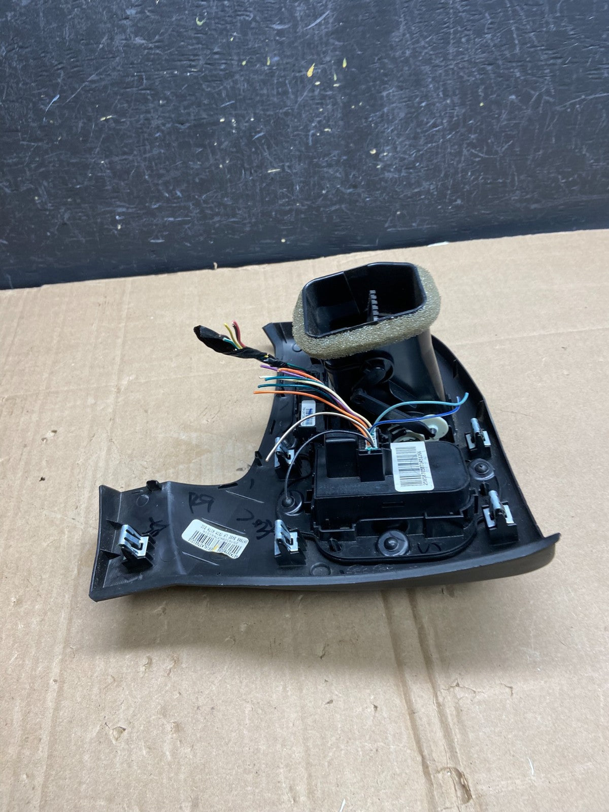 2007 to 2014 Silverado Front Left Driver Headlight Switch Air Vent AD7106 DG5